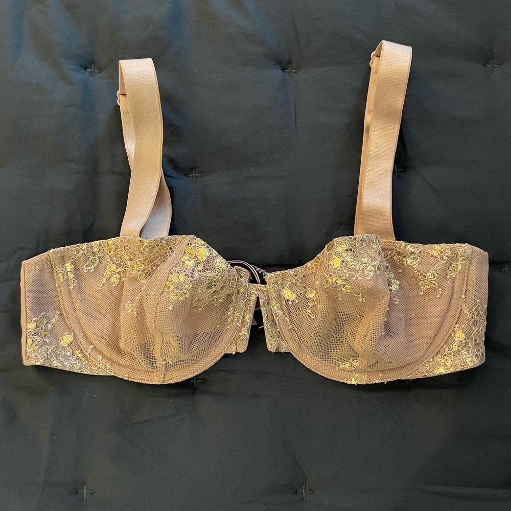 Victoria's Secret very sexy line sheet bra 34B - Picture 2 of 16